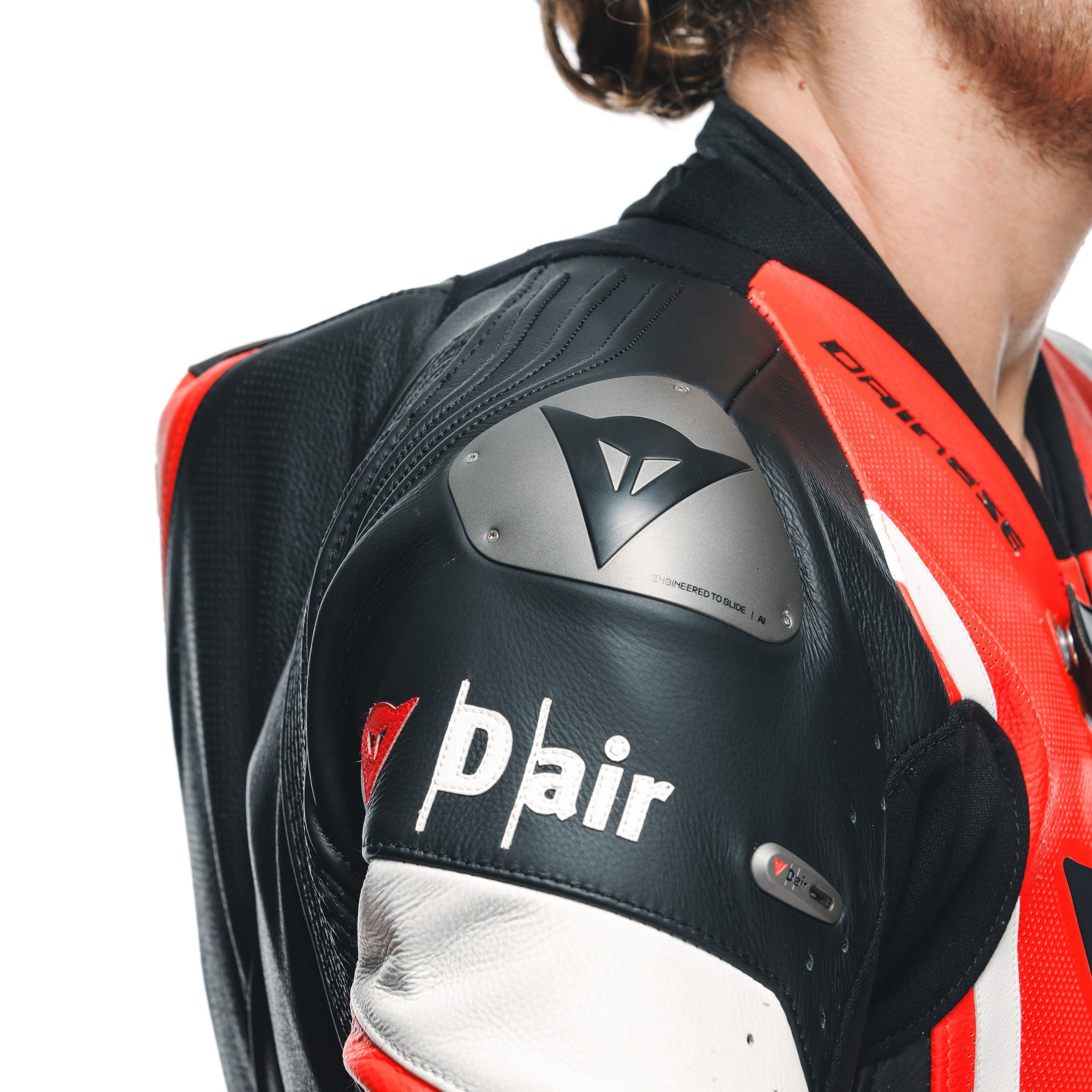 Dainese Misano 3 D-AIR® Combinaison en cuir à une pièce – Combinaison de course avec airbag perforé | Hommes | Rouge 