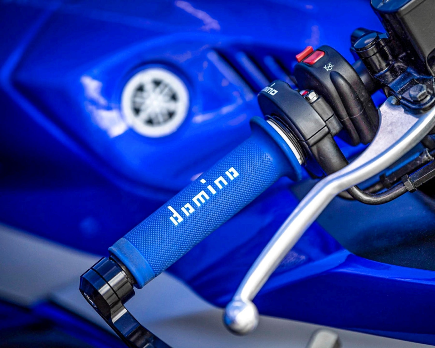 Domino A010 Racing Poignées – Caoutchouc de poignée en plusieurs couleurs 