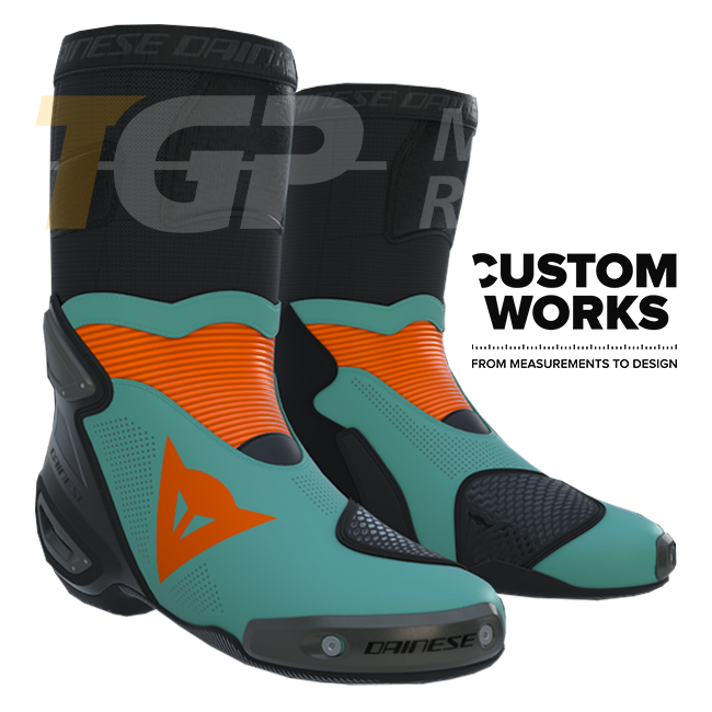 Dainese Axial 2 Air bottes de moto Racing et route | Homme | Orange Fluo / Bleu mer sarde | Custom Works 