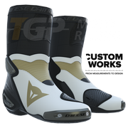 Bottes moto de course et route Dainese Axial 2 | Homme | Perle blanc / Magnésium | Custom Works 