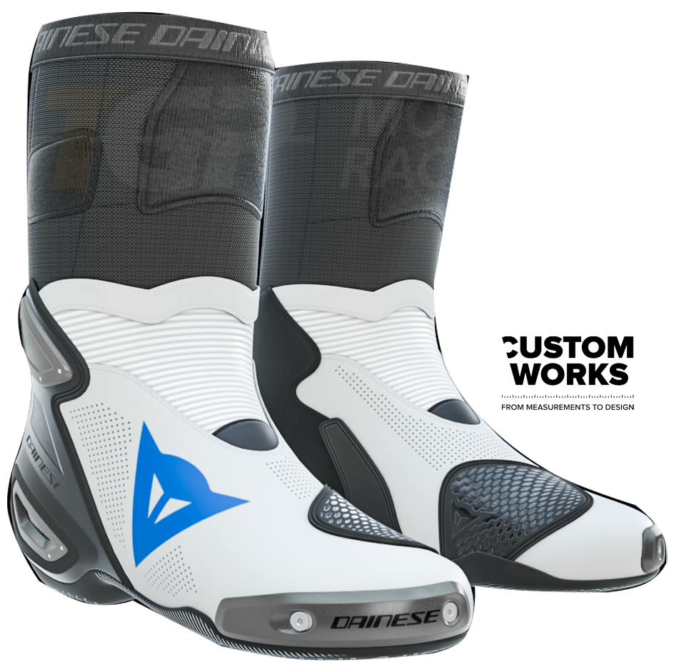 Bottes moto de course et route Dainese Axial 2 Air | Homme | Blanc / Bleu ciel | Custom Works 