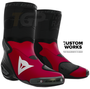 Dainese Bottes moto Axial 2 Racing et route Nicolò Bulega Replica 2026 | Homme | Dainese Rouge / Blanc | Custom Works 