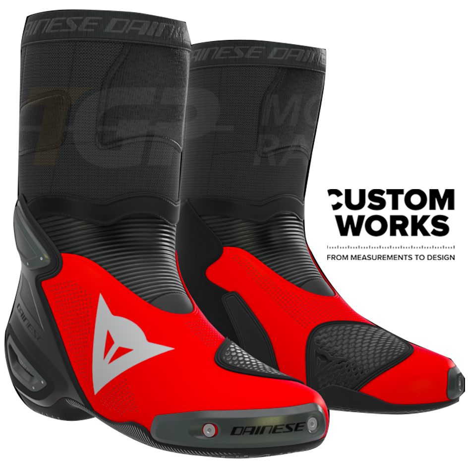 Dainese Axial 2 Air Racing et bottes moto route Marco Bezzecchi Replica 2026 | Homme | Fluo rouge / Noir | Custom Works 