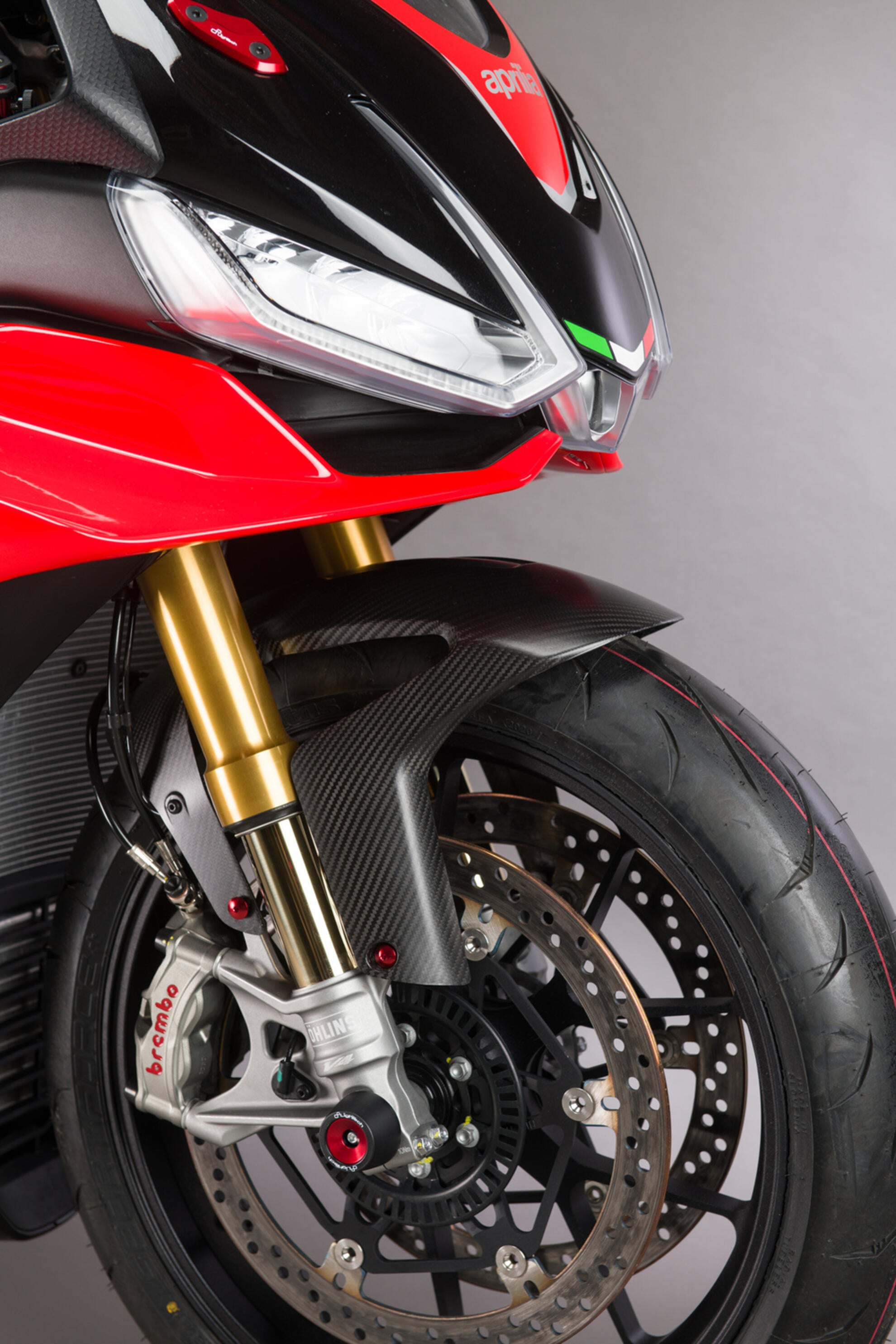 Aile avant en carbone LighTech Aprilia RSV4/RR/1100 Factory (21-25) CARA0610 