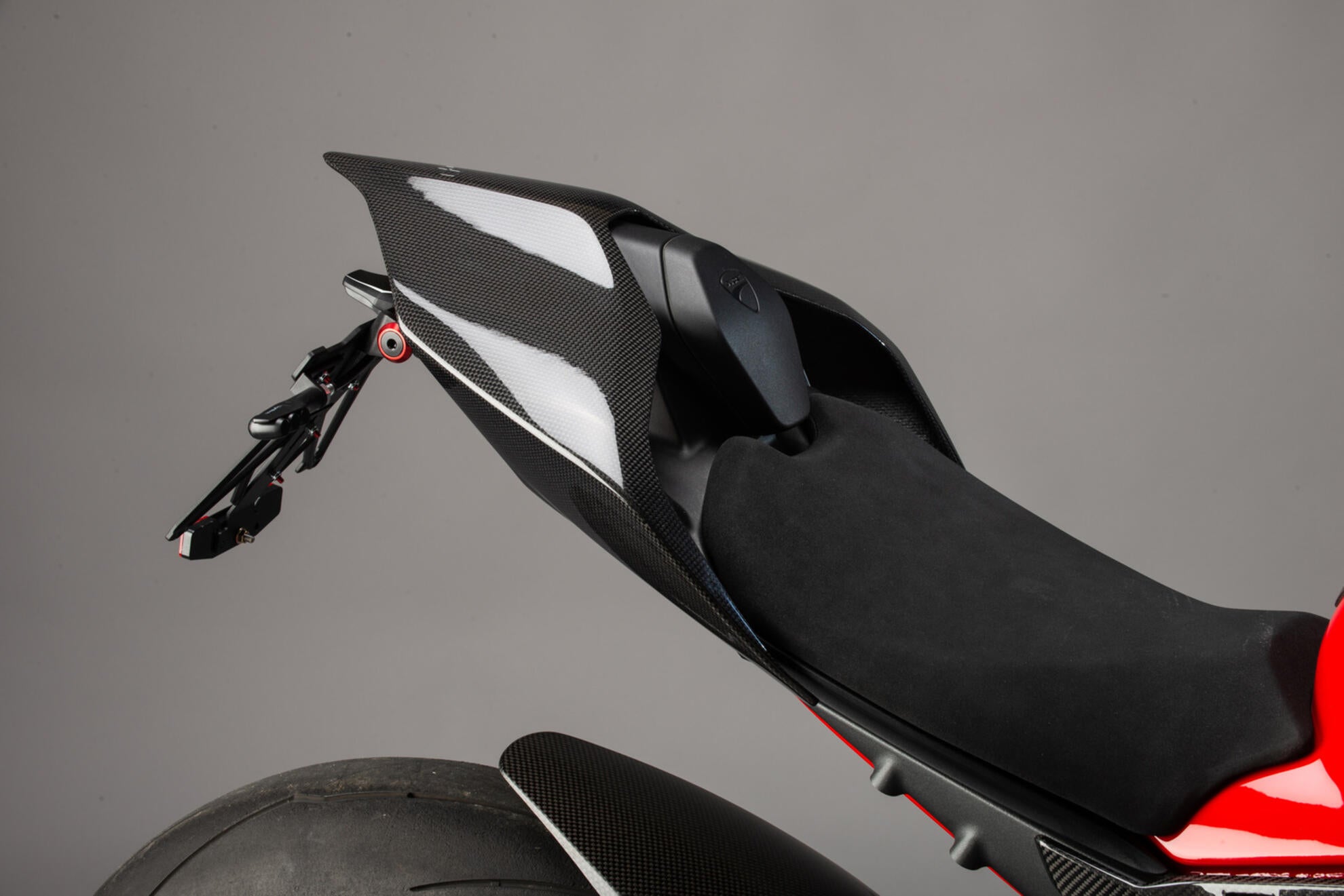 Habillage arrière en carbone LighTech Ducati Panigale V4/S/R (18-24) CARD0890 