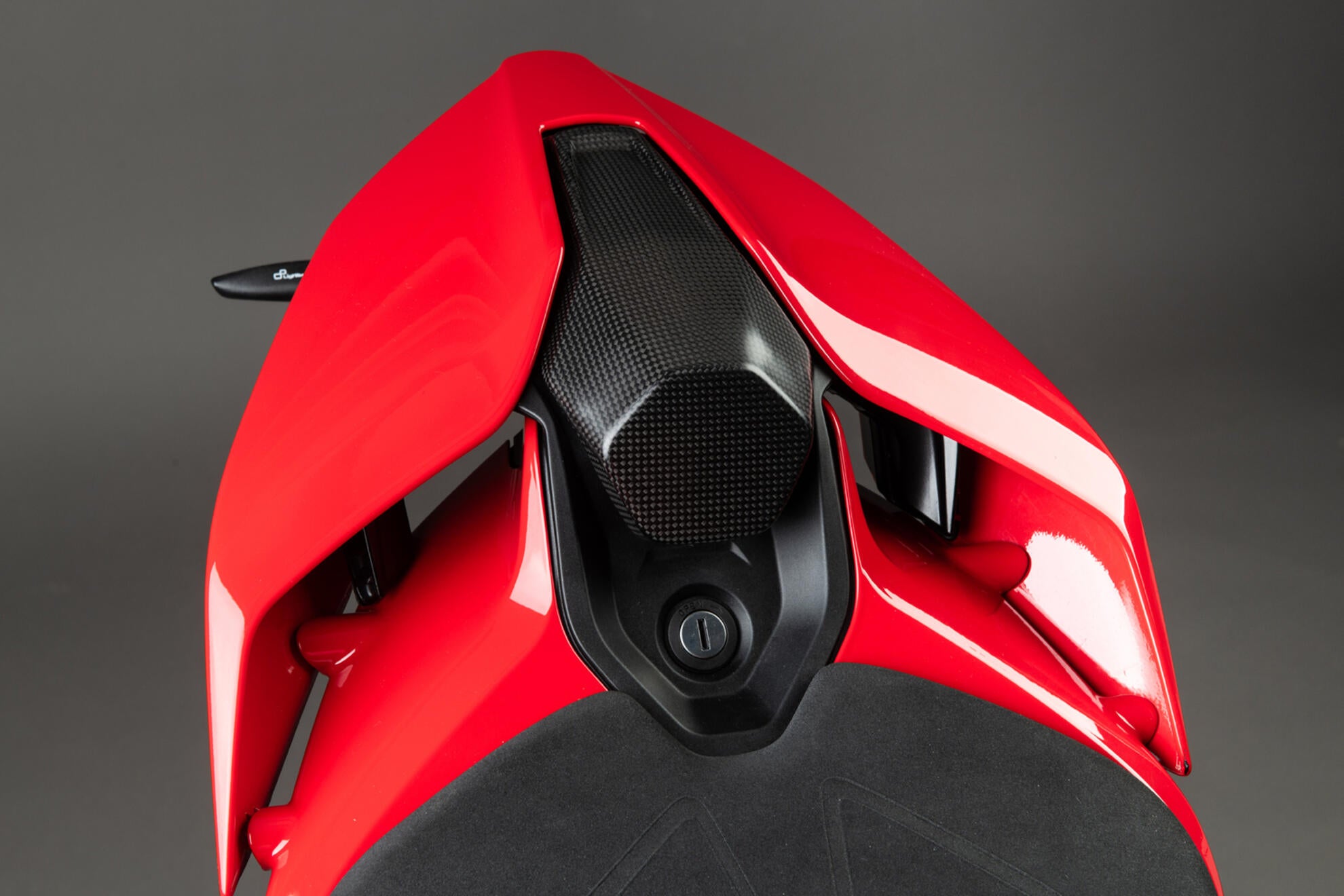 Couverture de passager en carbone LighTech Ducati Panigale V4/S (2025) CARD2492M 