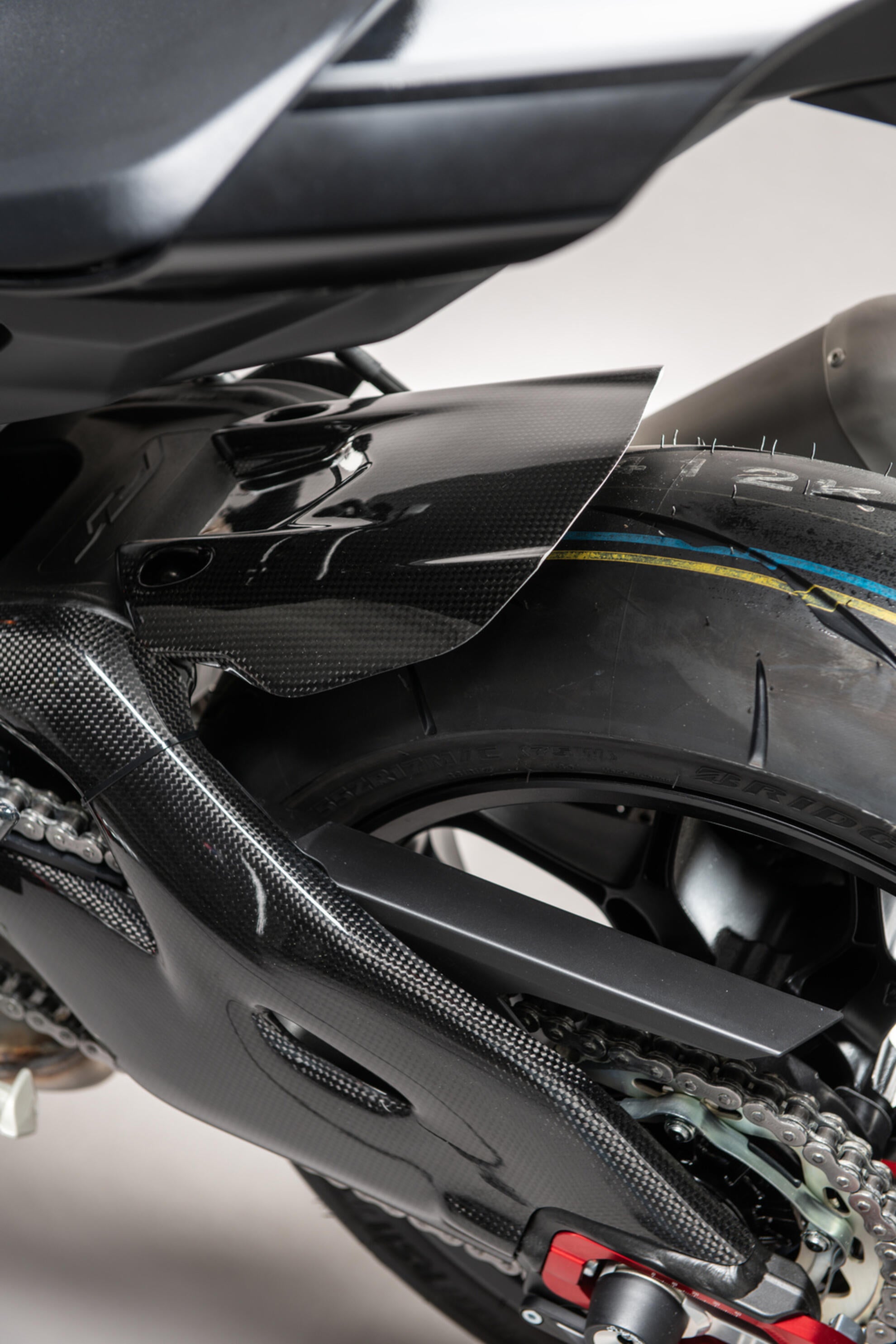 Pare-boue arrière en carbone LighTech Yamaha YZF-R1/M RN32, RN49 & RN65 (15-26) CARY5020 