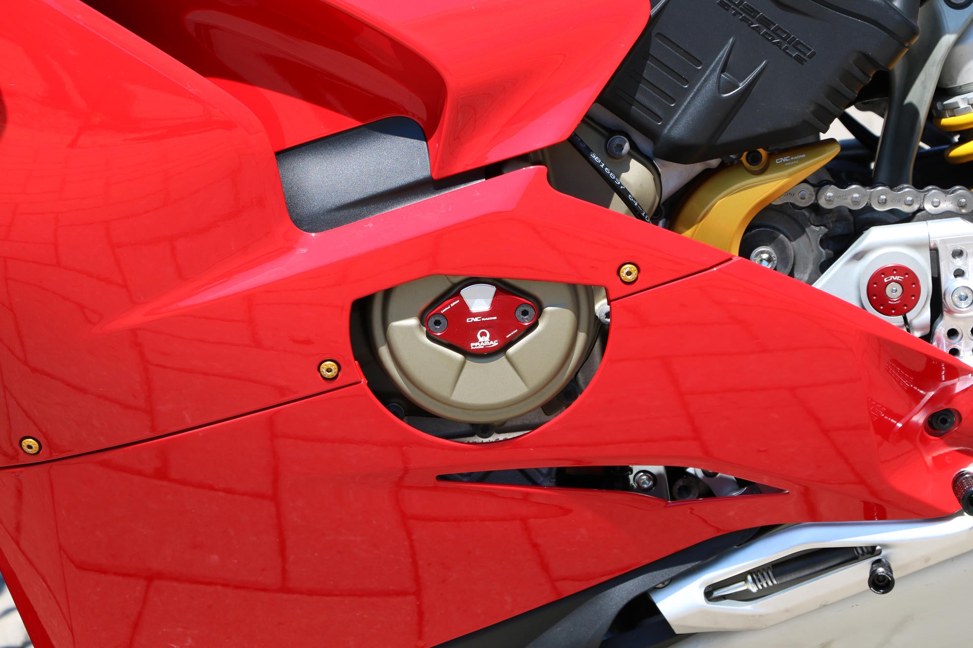 Cap de distribution / Couvercle d'inspection de synchronisation Pramac Racing Édition Limitée CNC Racing Ducati Panigale V4/S (2025) CF266PR 