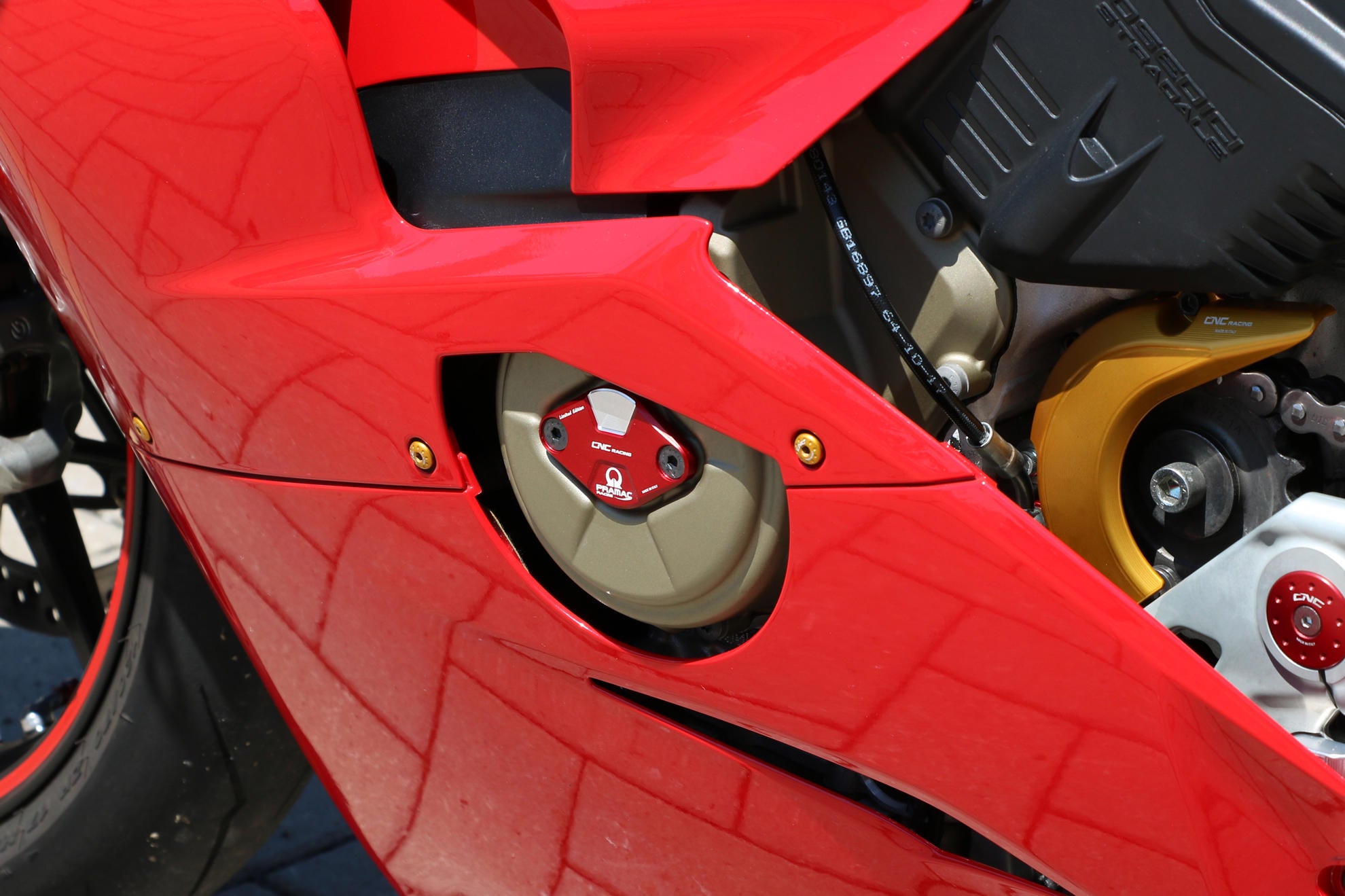 Cap de distribution / Couvercle d'inspection de synchronisation Pramac Racing Édition Limitée CNC Racing Ducati Panigale V4/S (2025) CF266PR 