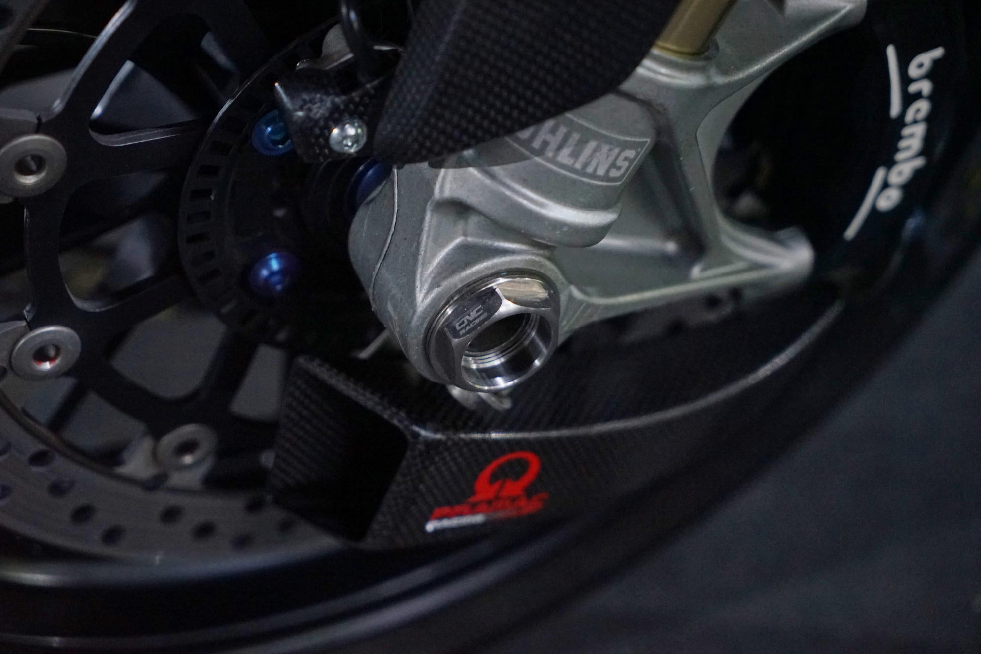 Mère de titan axe de roue avant CNC Racing Ducati Panigale V4/S (2025) DA396X 