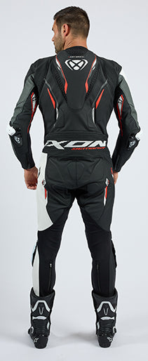 IXON Demonio Combinaison Combinaison en cuir – Combinaison de course perforée | Homme | Noir/Blanc/Rouge 
