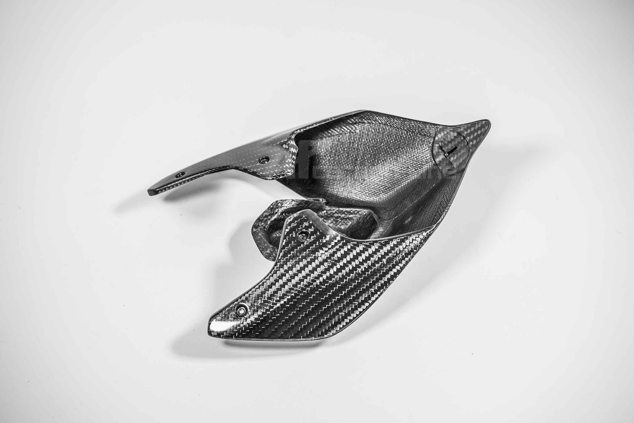 Carénage arrière en carbone 400g AP Carbon Line Ducati Panigale V4/S/R (18-24) 