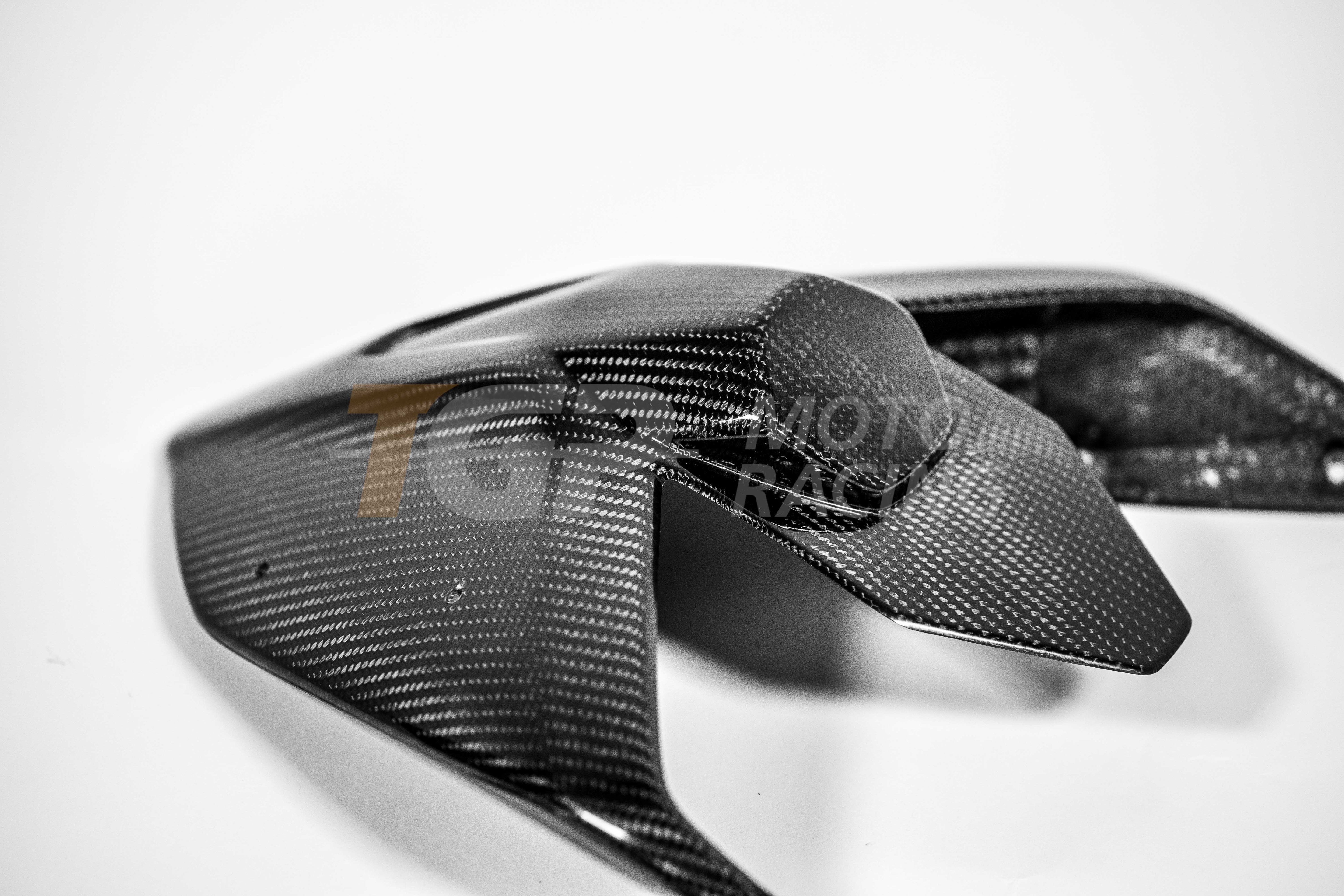 Carénage arrière 200 g en carbone AP Carbon Line pour Ducati Panigale V4/S/R (25-26) 
