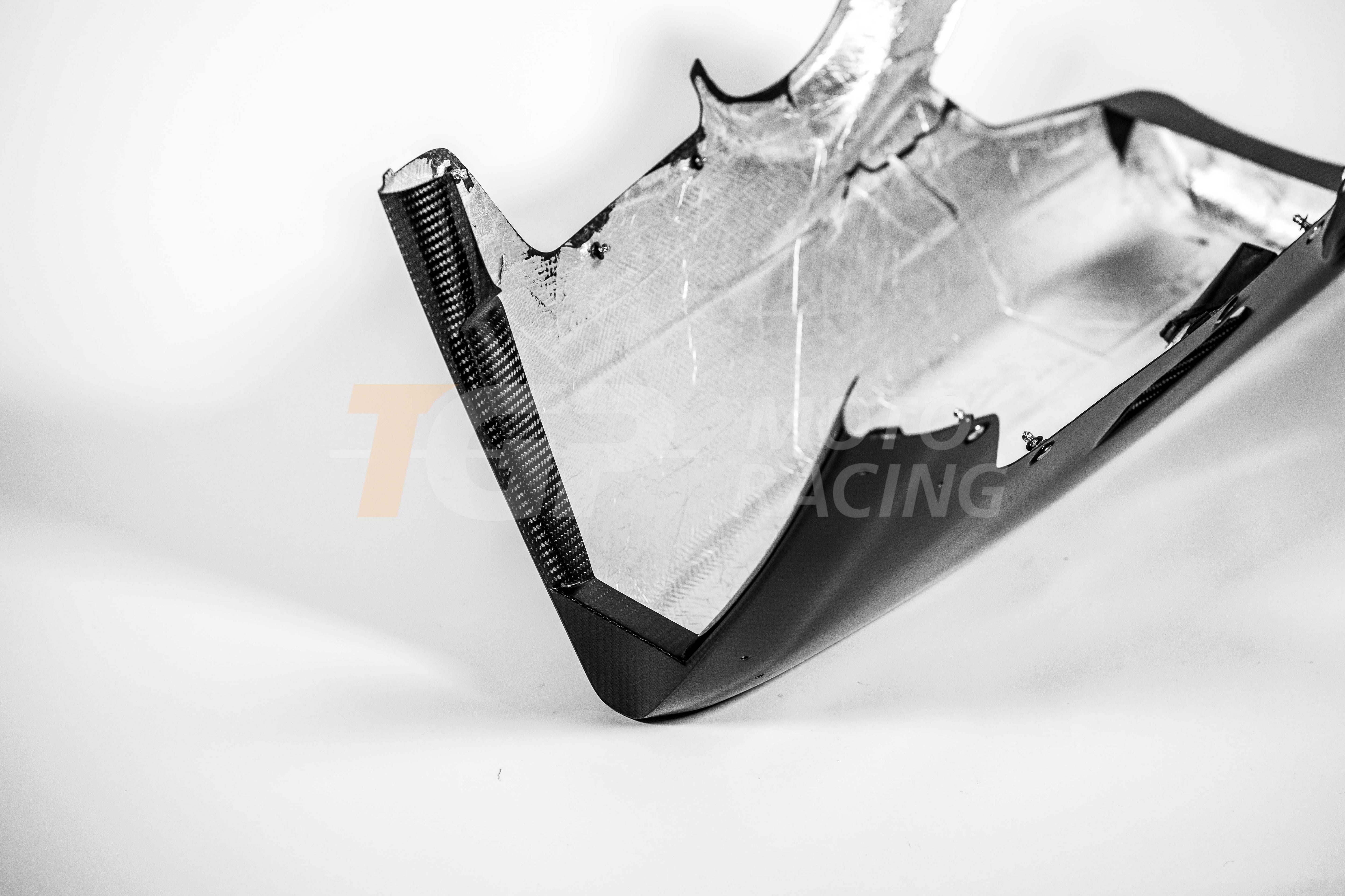 Spoiler de carénage Bugspoiler 200g Carbone AP Carbon Line Ducati Panigale V4 R (2026) 