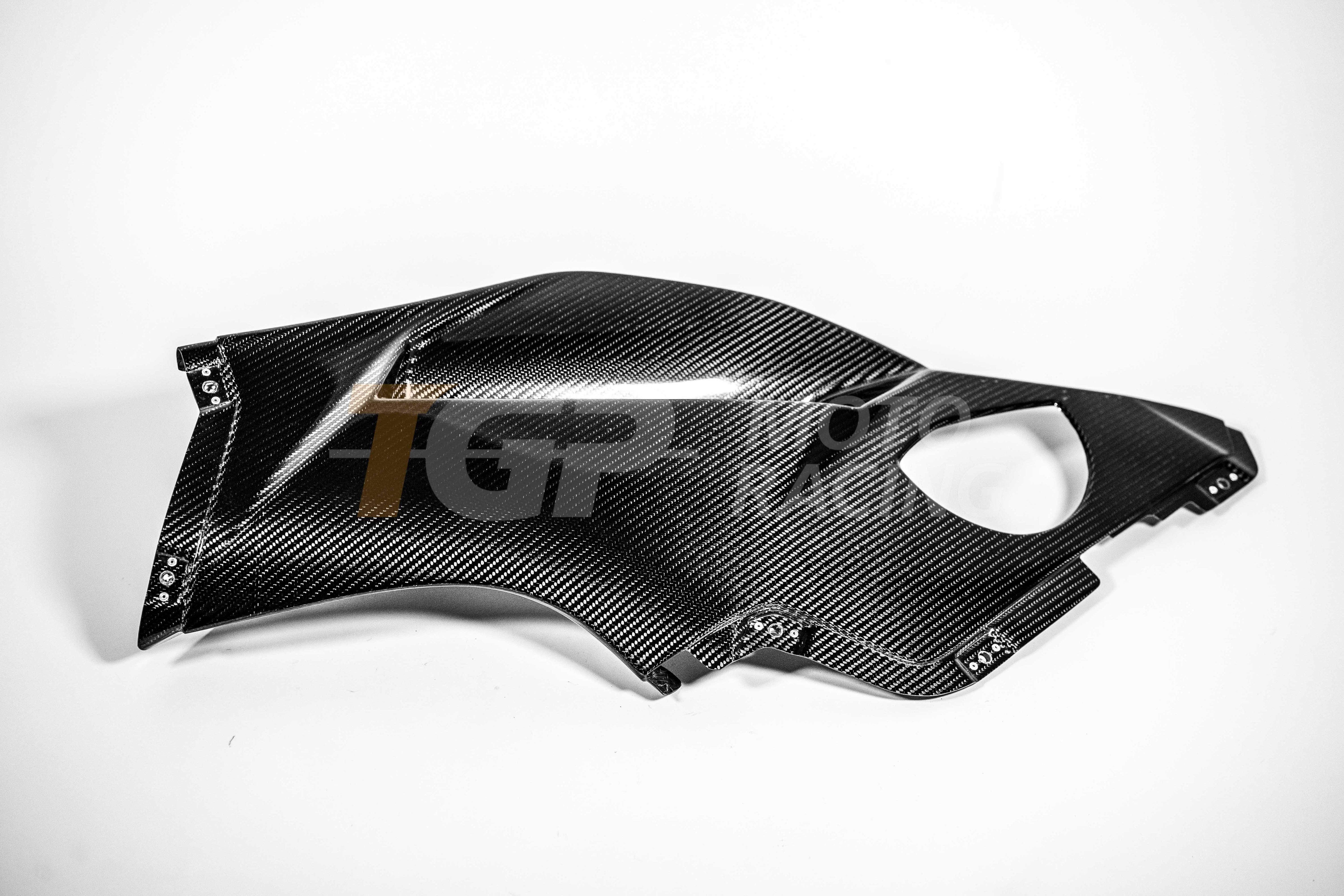Panneau latéral gauche 200 g en carbone AP Carbon Line Ducati Panigale V4 R (2026) 