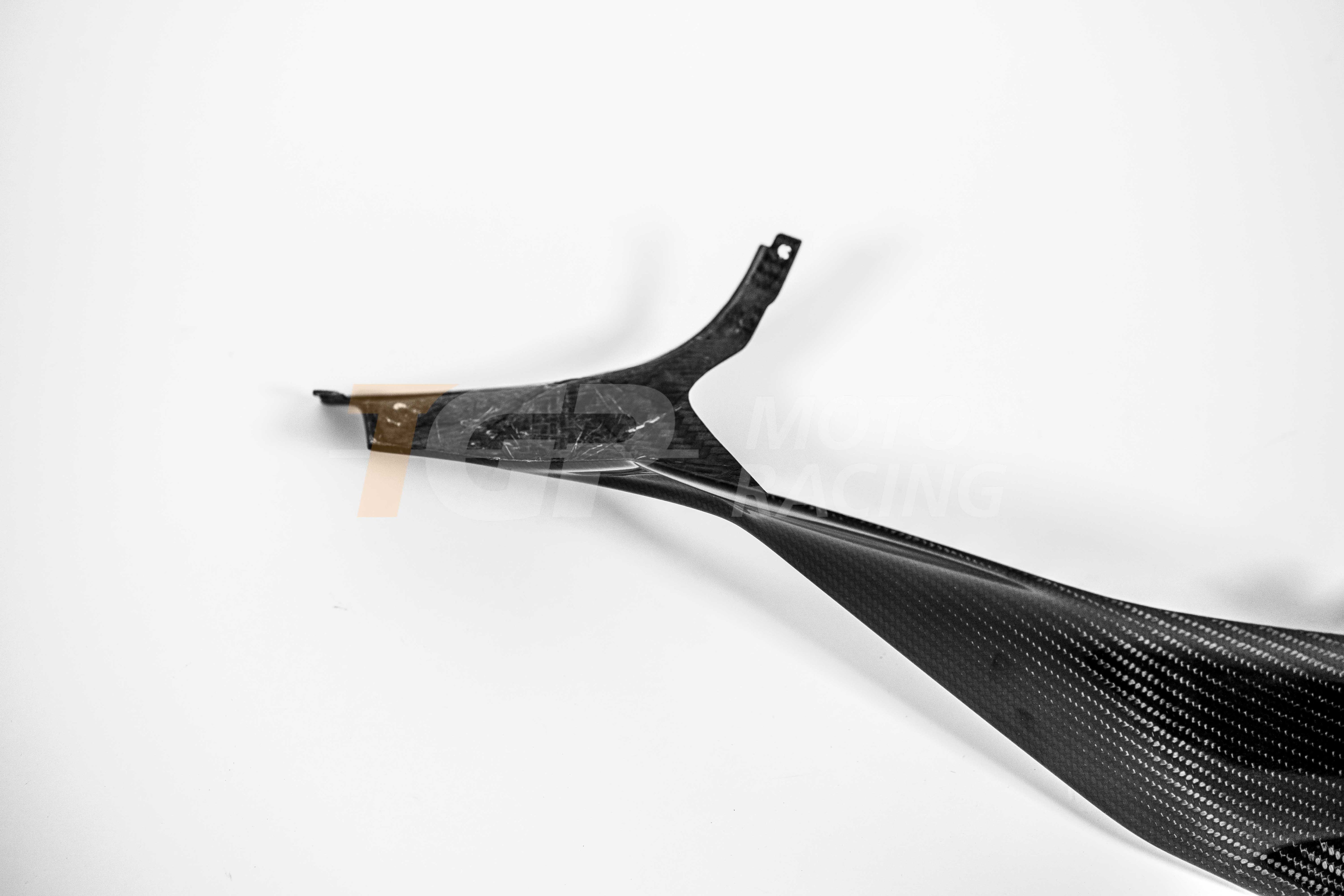 Habillage arrière droit 200 g en carbone AP Carbon Line Ducati Panigale V4/S/R (25-26) 
