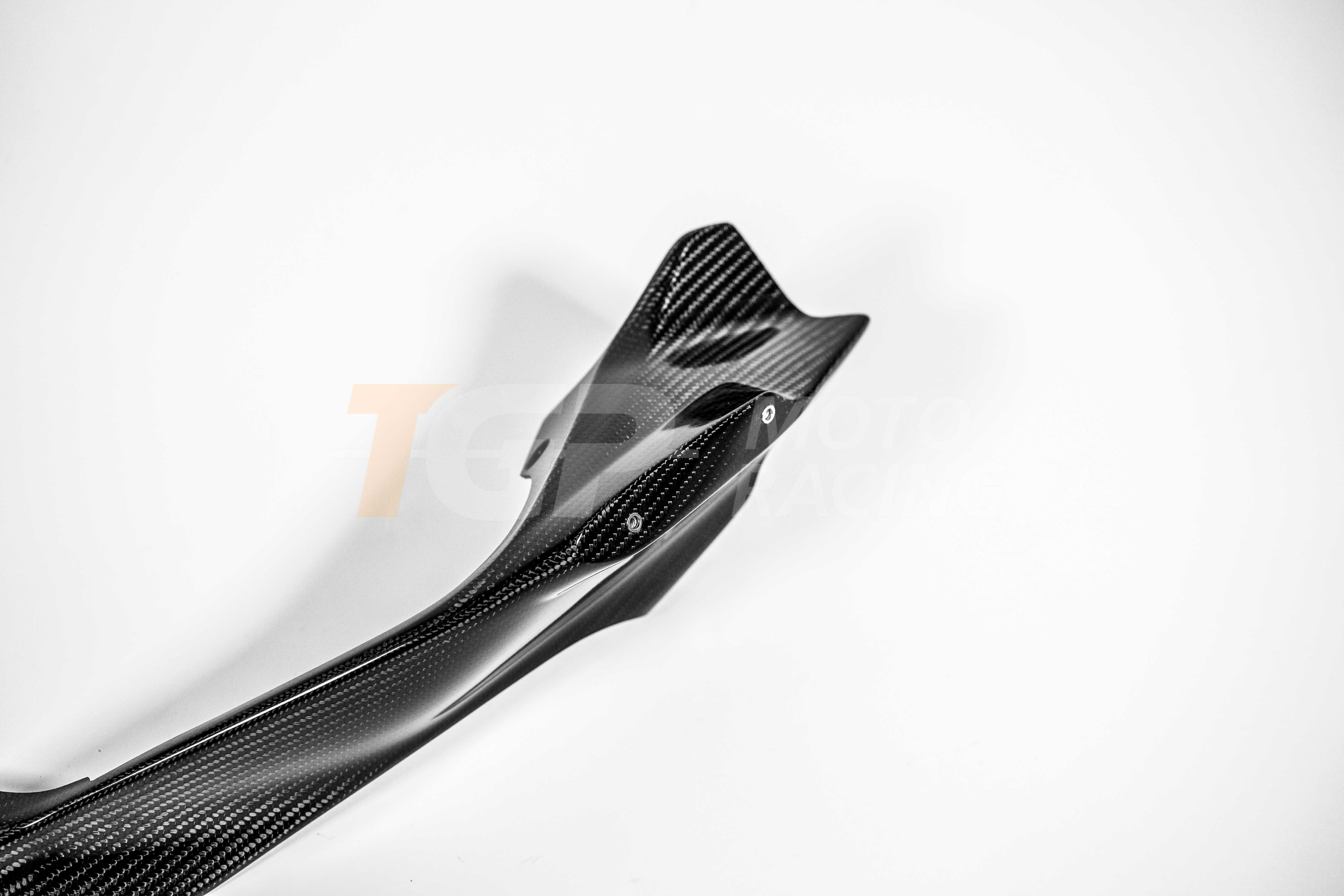 Carénage arrière gauche 200 g en carbone AP Carbon Line pour Ducati Panigale V4/S/R (25-26) 
