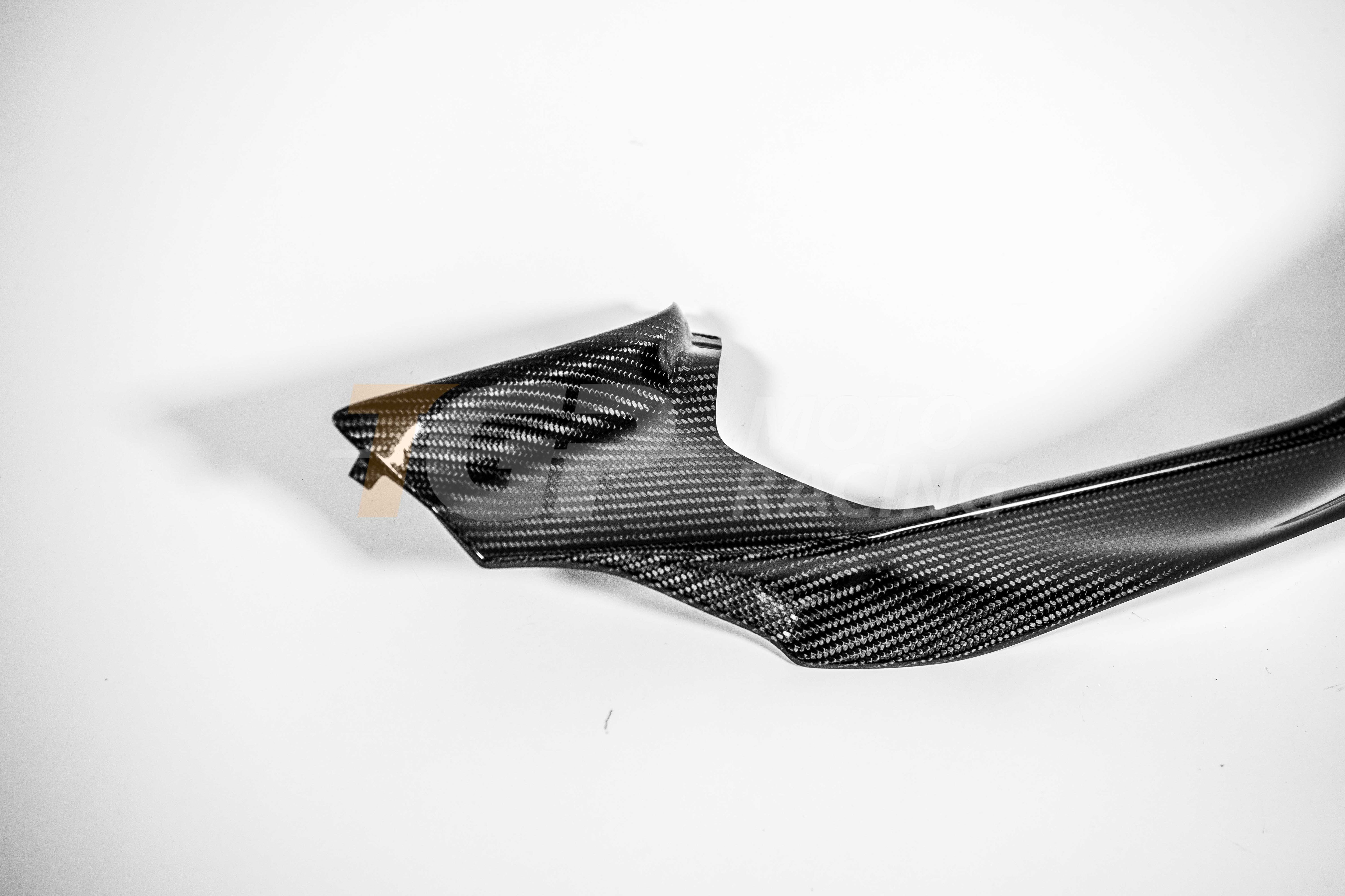 Carénage arrière gauche 200 g en carbone AP Carbon Line pour Ducati Panigale V4/S/R (25-26) 