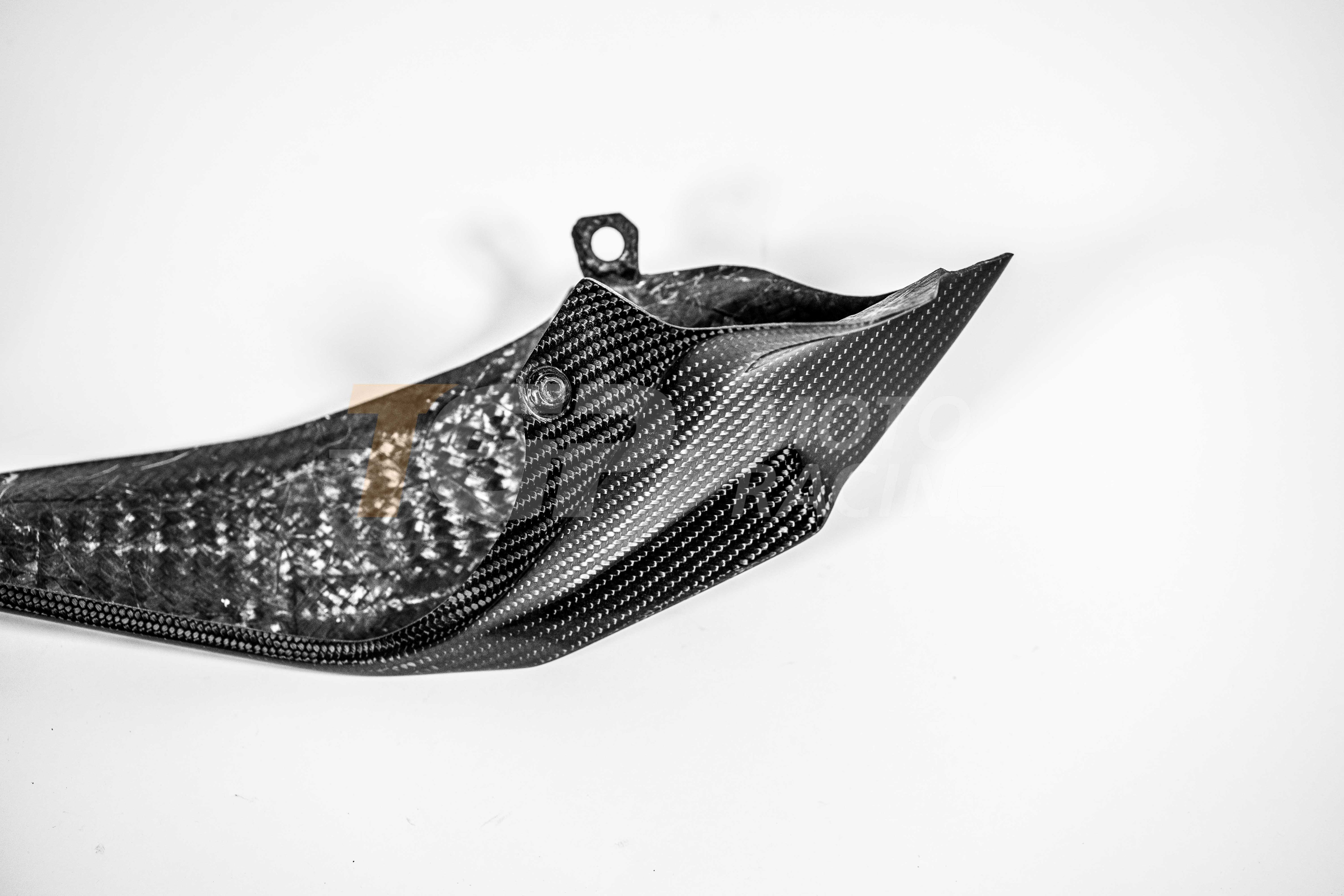 Carénage arrière gauche 200 g en carbone AP Carbon Line pour Ducati Panigale V4/S/R (25-26) 