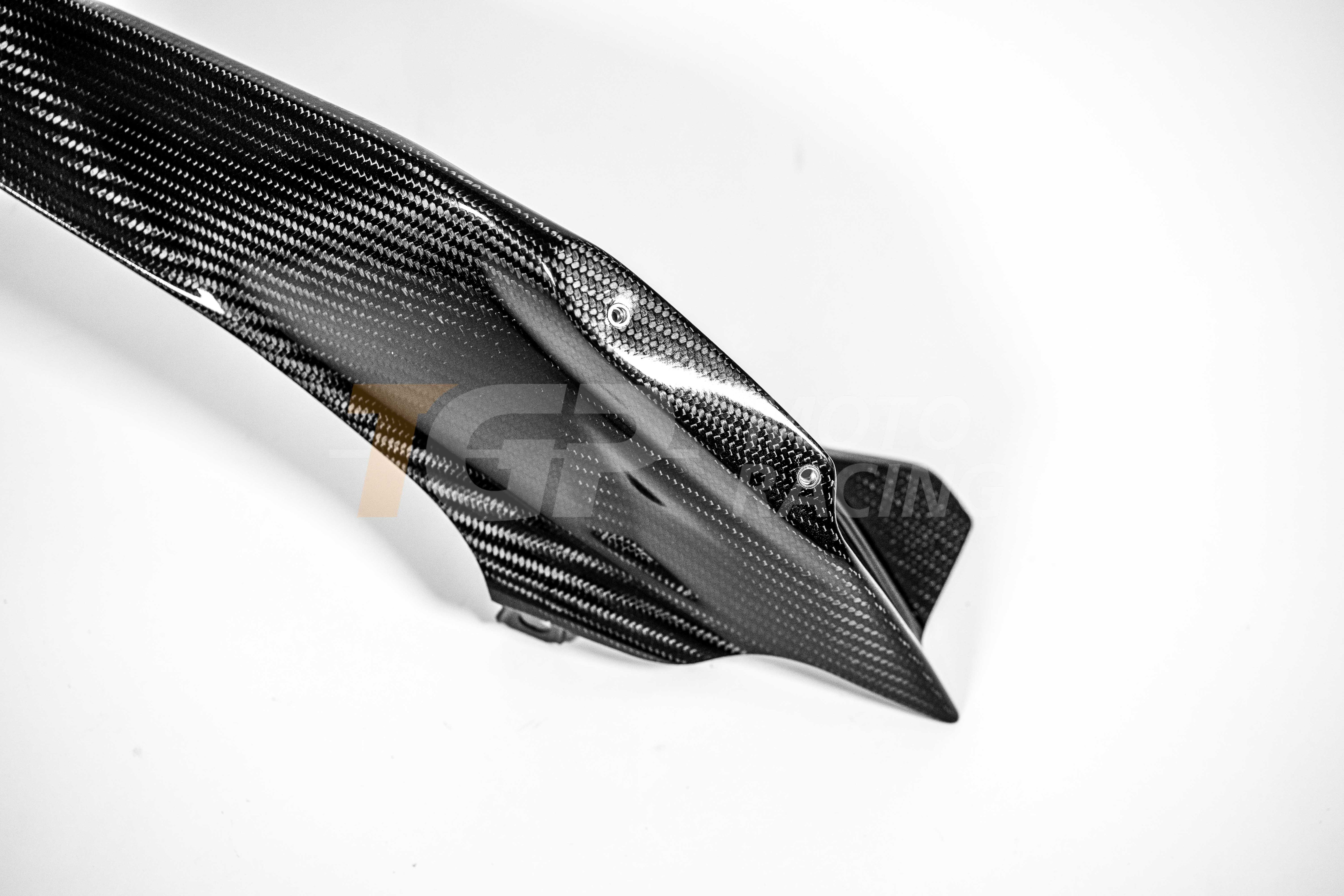 Carénage arrière gauche 200 g en carbone AP Carbon Line pour Ducati Panigale V4/S/R (25-26) 
