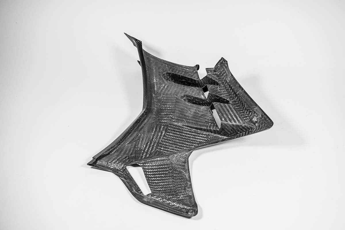 Côté droit 200g AP Carbon Line Aprilia RSV4/RR/1100 Factory (21-25) 