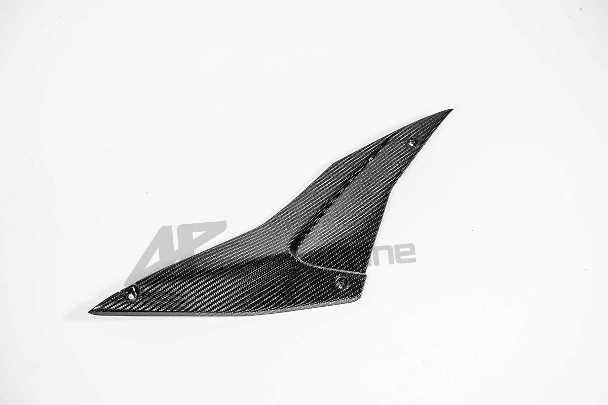 Partie latérale inférieure droite du réservoir 200g AP Carbon Line Aprilia RSV4/RR/1100 Factory (21-25) 