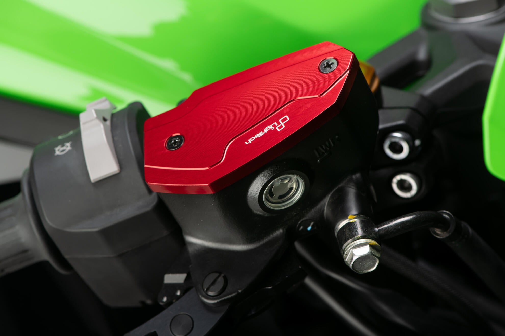 Couvercle de réservoir d'équilibrage avant LighTech Kawasaki ZX-4 RR (23-25) FBC16 