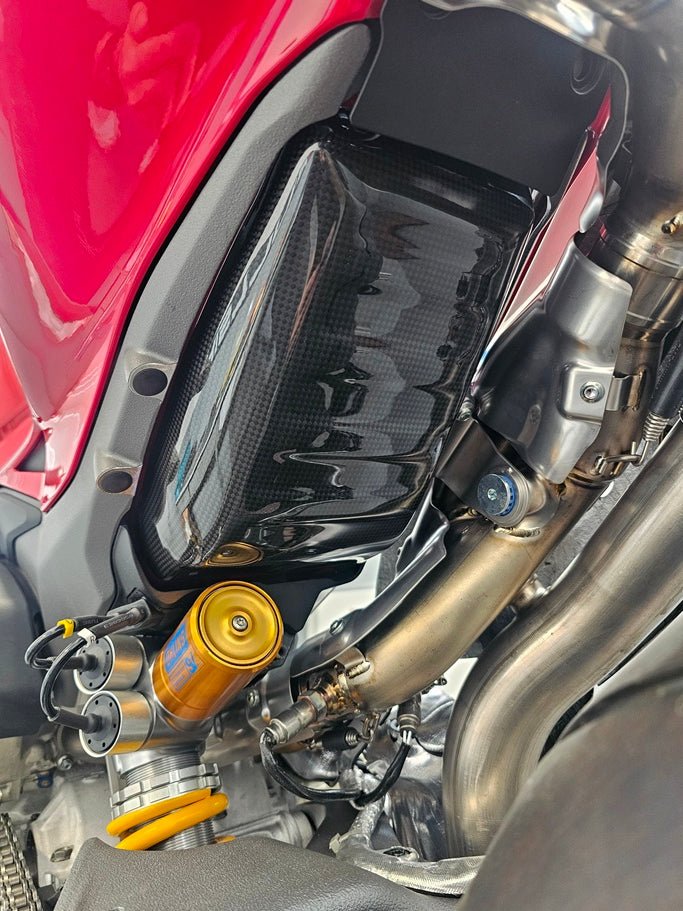 Capot de réservoir inférieur en carbone Fullsix Ducati Panigale V4/S (2025) 