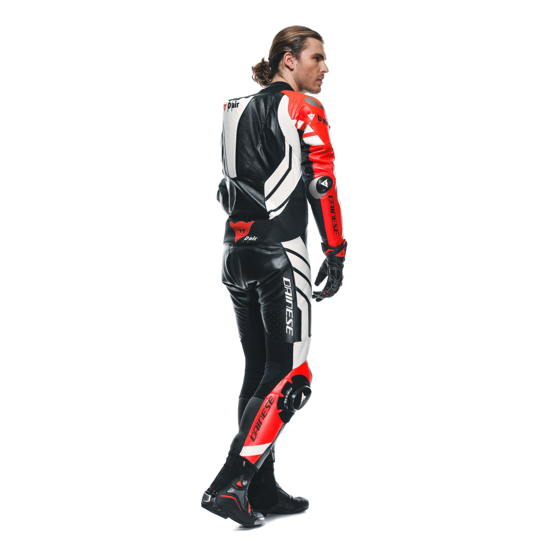 Dainese Mugello 3 D-AIR® combinaison en cuir intégrale – combinaison de course avec airbag perforé | Hommes | Noir/Rouge 