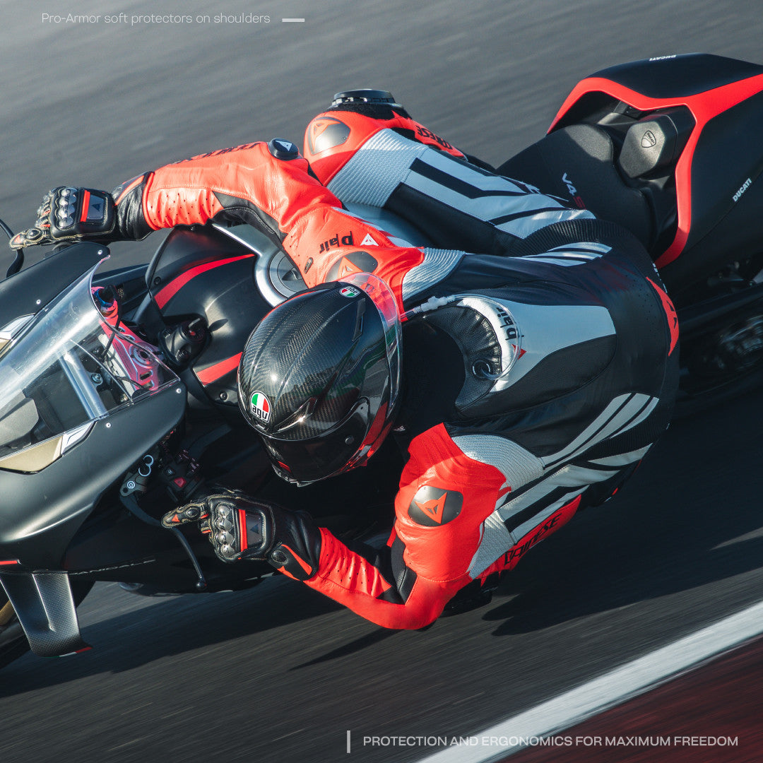 Dainese Mugello 3 D-AIR® combinaison en cuir intégrale – combinaison de course avec airbag perforé | Hommes | Noir/Rouge 
