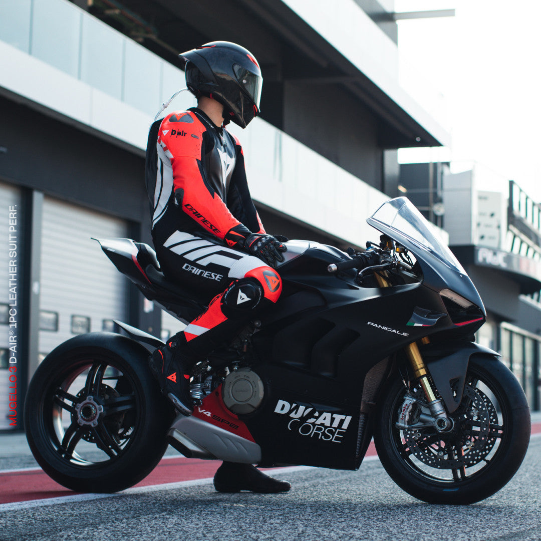 Dainese Mugello 3 D-AIR® combinaison en cuir intégrale – combinaison de course avec airbag perforé | Hommes | Noir/Rouge 