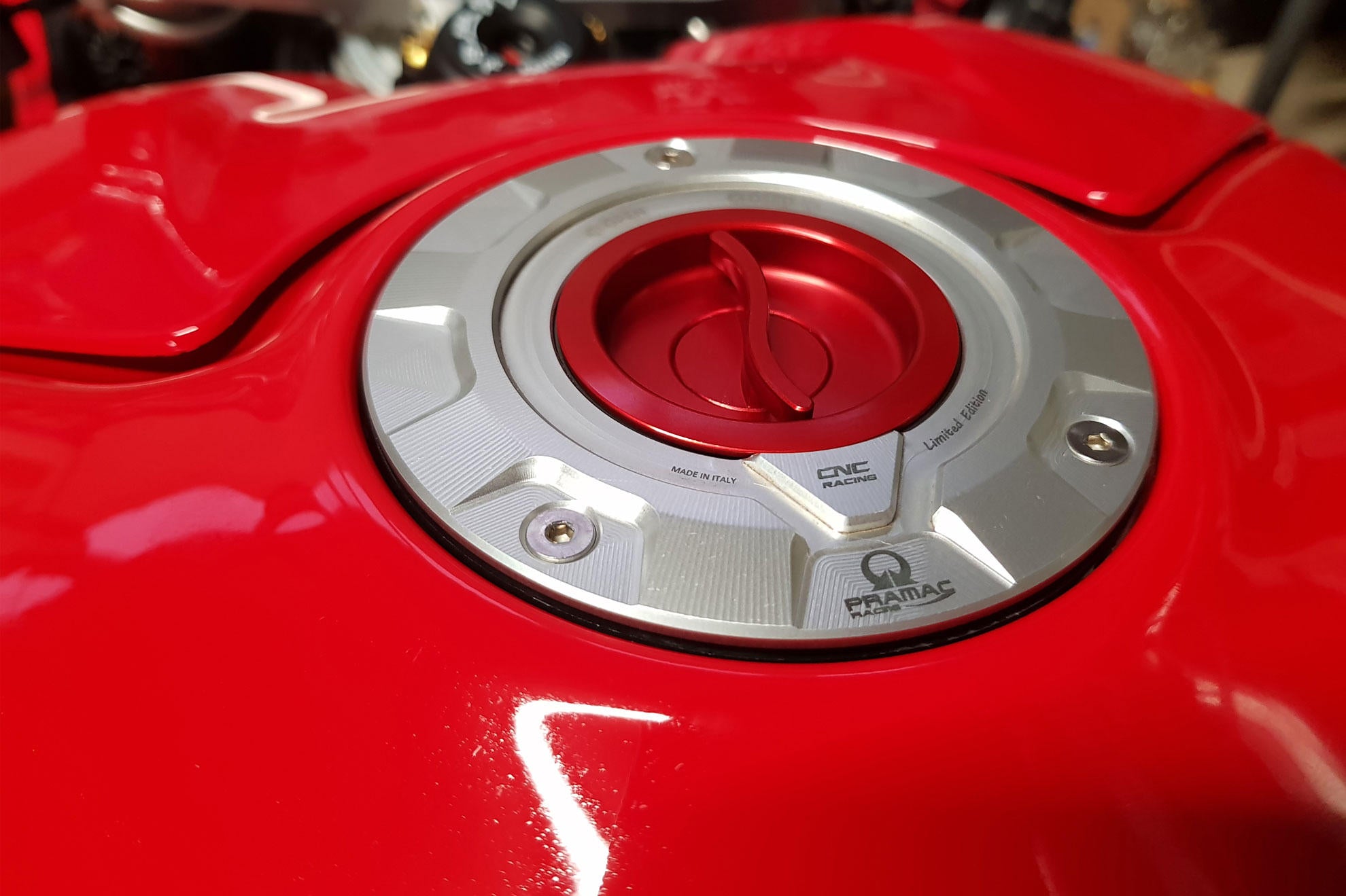 Bouchon de réservoir avec fermeture rapide Pramac Racing Édition Limitée CNC Racing Ducati Panigale V4/S (2025) TS423PR 