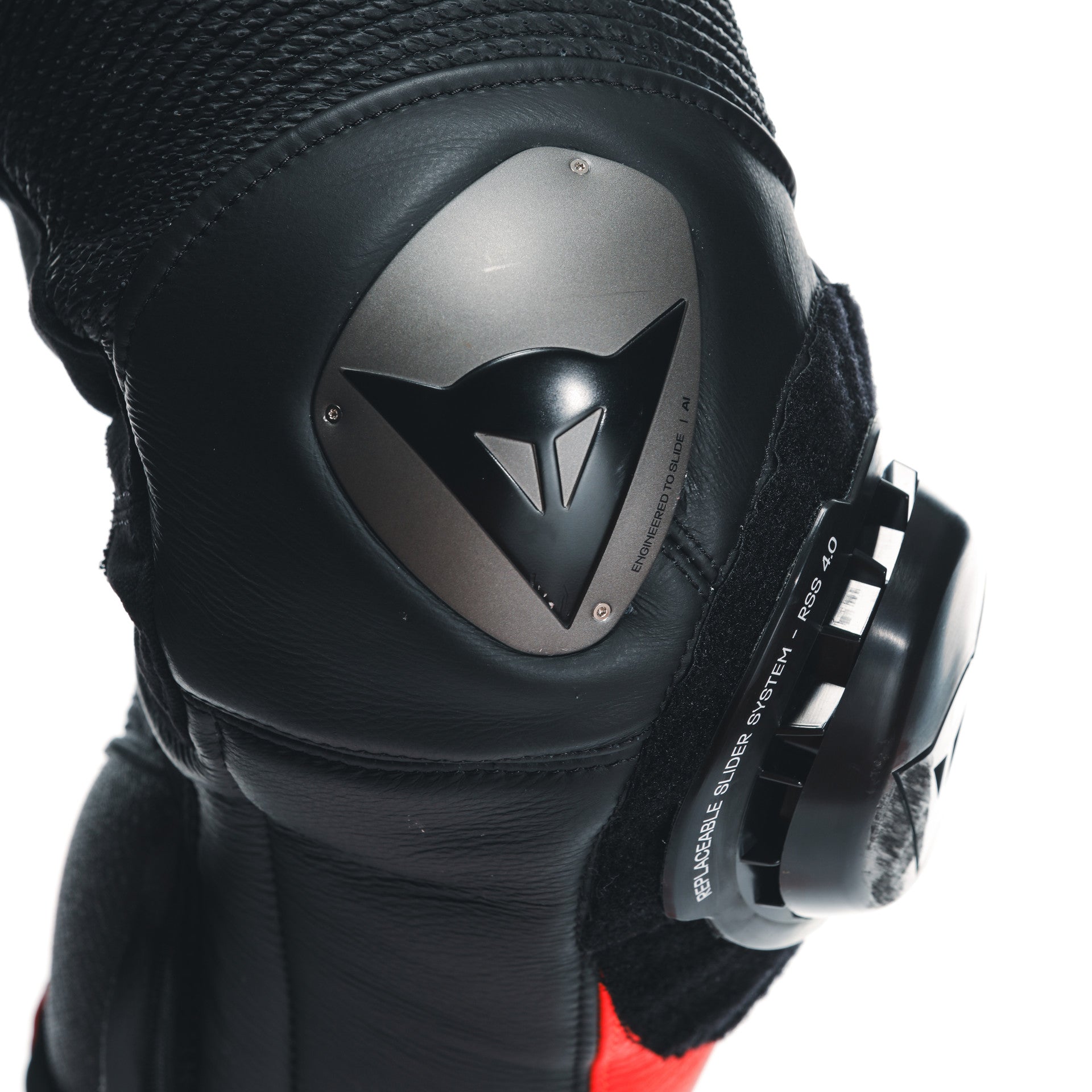 Dainese Misano 3 D-AIR® Combinaison en cuir à une pièce – Combinaison de course avec airbag perforé | Hommes | Rouge 