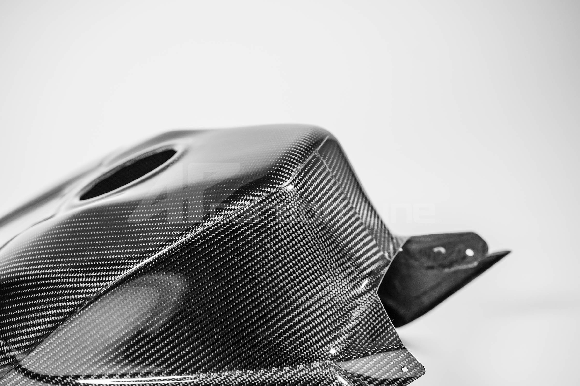 SBK Capot de réservoir 200g AP Carbon Line Honda CBR 1000 RR-R SC82 (20-23) 