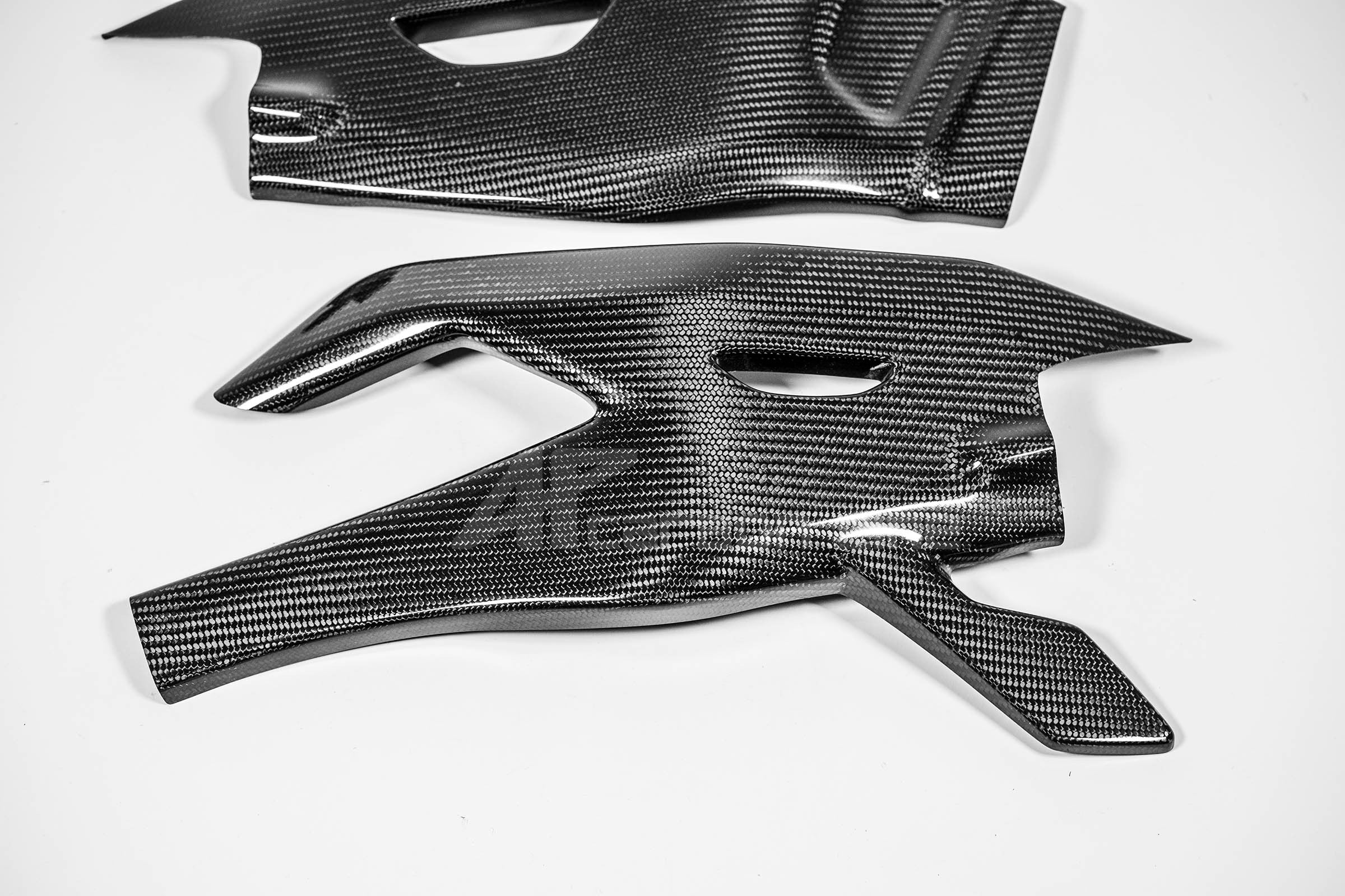 Couvercles de balancement 200g AP Carbon Line Yamaha YZF-R1/M RN32, RN49 et RN65 (15-25) 