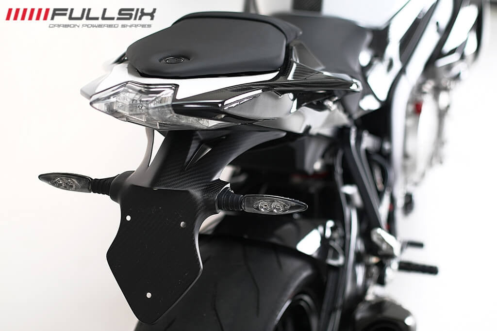 Couvercle supérieur en carbone Fullsix BMW S1000RR K46 (15-18) 