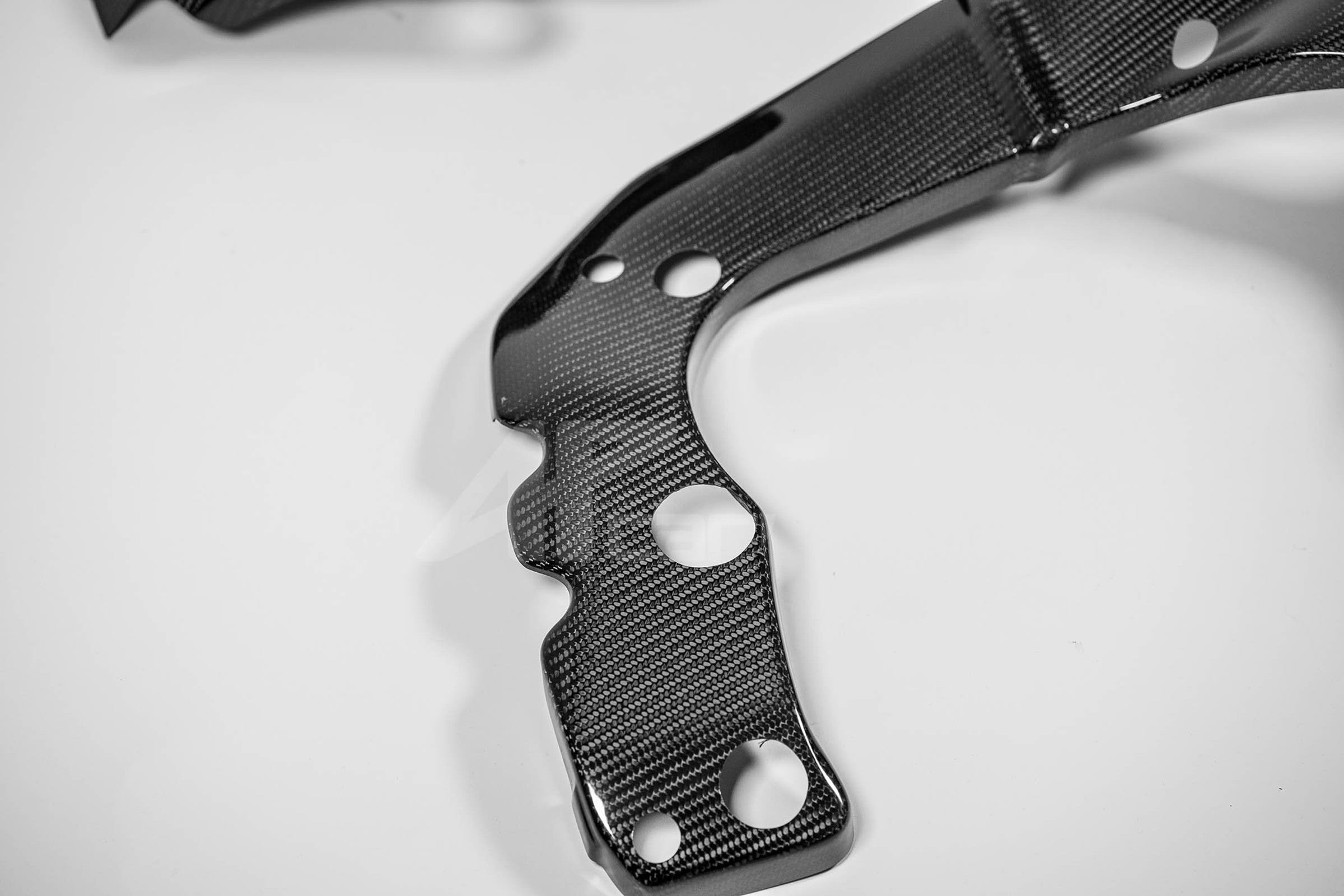 Caches de cadre 200g AP Carbon Line Honda CBR 1000 RR-R SC82 (20-25) 