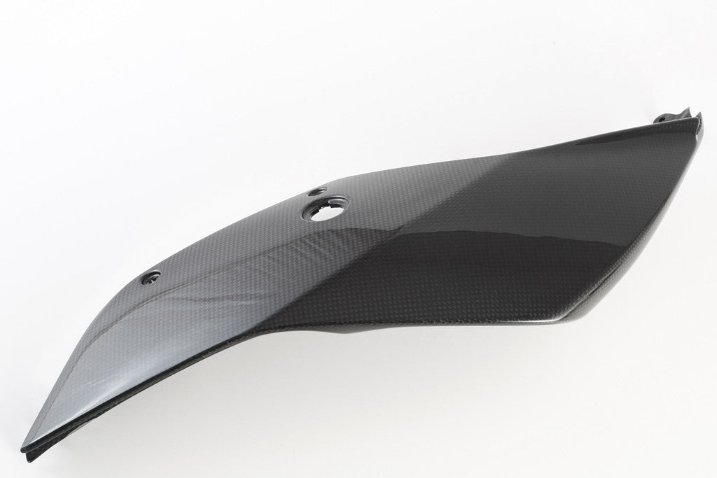 Habillage arrière droit en carbone Fullsix Ducati Panigale 1199/R/S (12-17) 